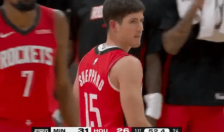 金沙娱乐城官网-谢泼德外线连中三记三分，火箭首节落后森林狼5分